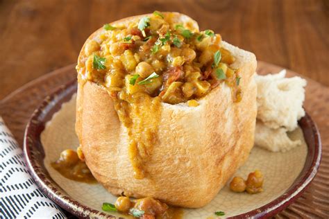  Bunny Chow:  Một Món Ăn Ngon Ngọt Dị Và Bổ dưỡng Rất Thích Hợp Cho Buổi Tối