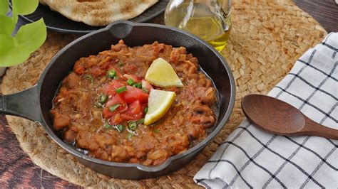  Foul Medames: Chuyện tình nồng đượm giữa đậu và nước cốt chanh trên đất Alexandria!